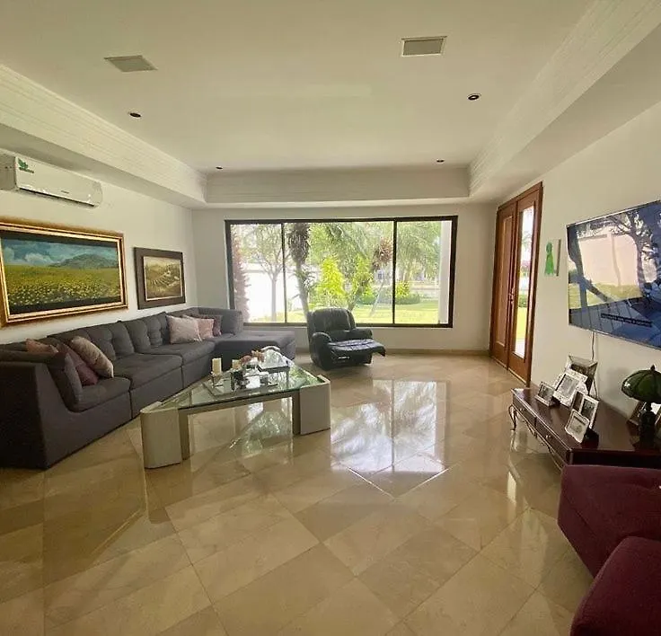 Villa Casa Alquiler En Urbanizacion El Rio Vila Guayaquil