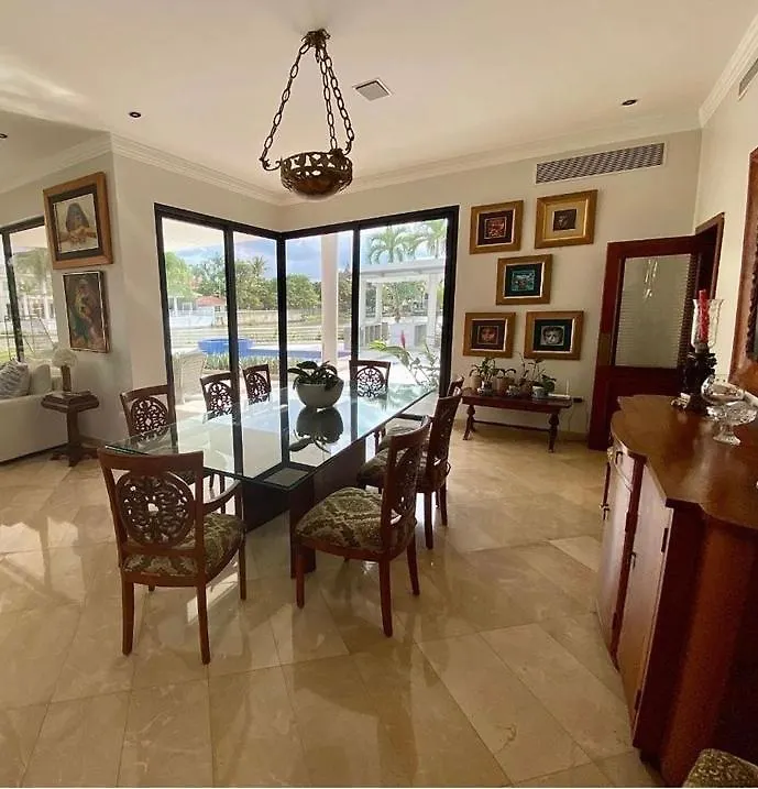 Casa Alquiler En Urbanizacion El Rio Vila Guayaquil Villa